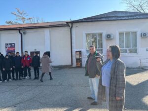 Субботник. Не смотря на праздничный день на территории Раевского сельского округа прошел мужской субботник с участием сотрудников администрации Раевского сельского округа, членов совета ТОС, Раевского станичного казачьего общества и закреплённых управлений. Была произведена зачистка гостевых улиц от случайного мусора , а так же на ул. Восточной был произведен спил деревьев, в парке произведена зачистка от сухих листьев.Членами ТОС были проведены субботники на своих территориях. Также в станице работает мусороуборочная техника. Субботник - это добрая традиция сельского округа. И каждый понимает, что от нас зависит, каким будет наш город, наша станица, наш край!
